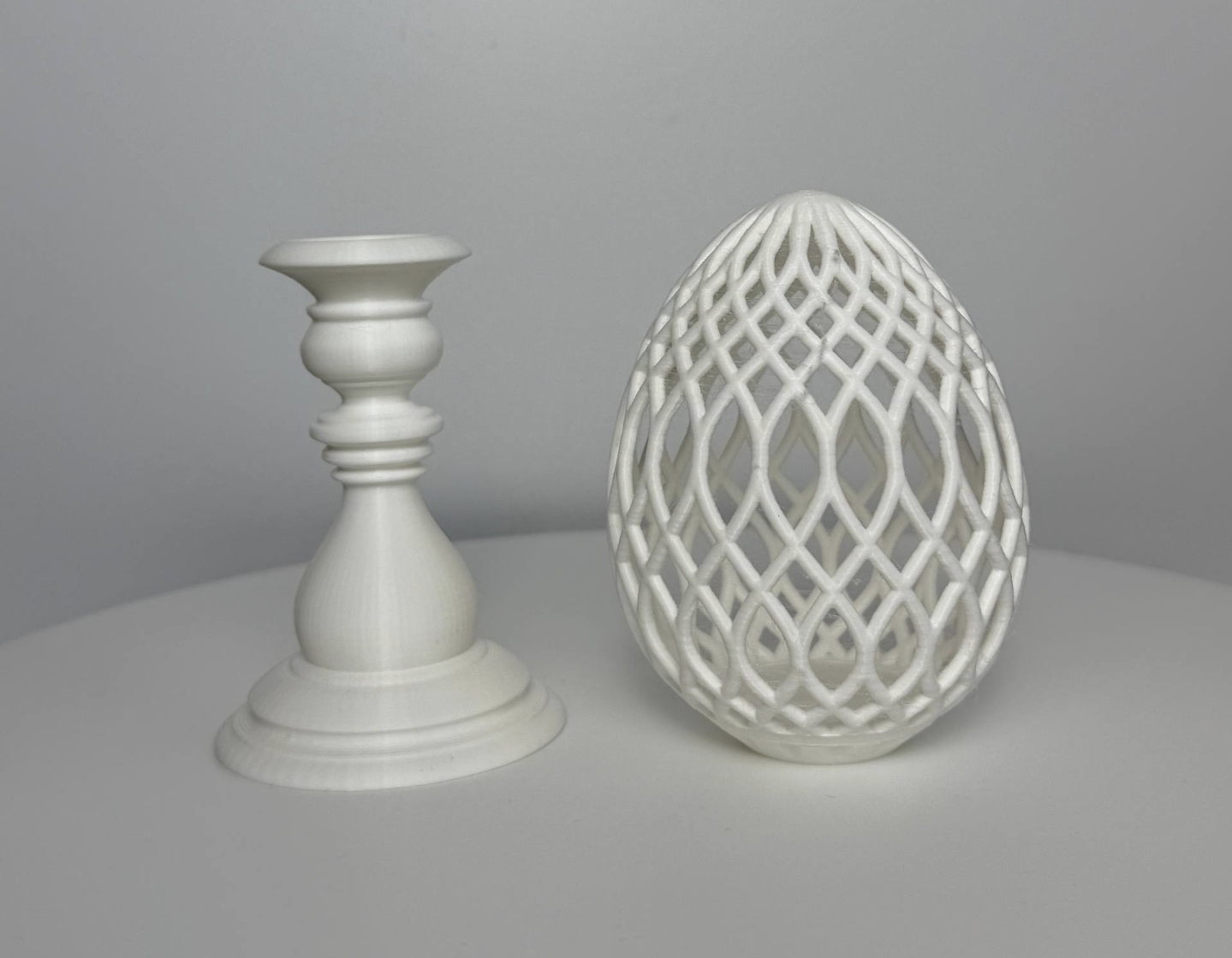 Яйцо с подставкой 3 цвета Белый